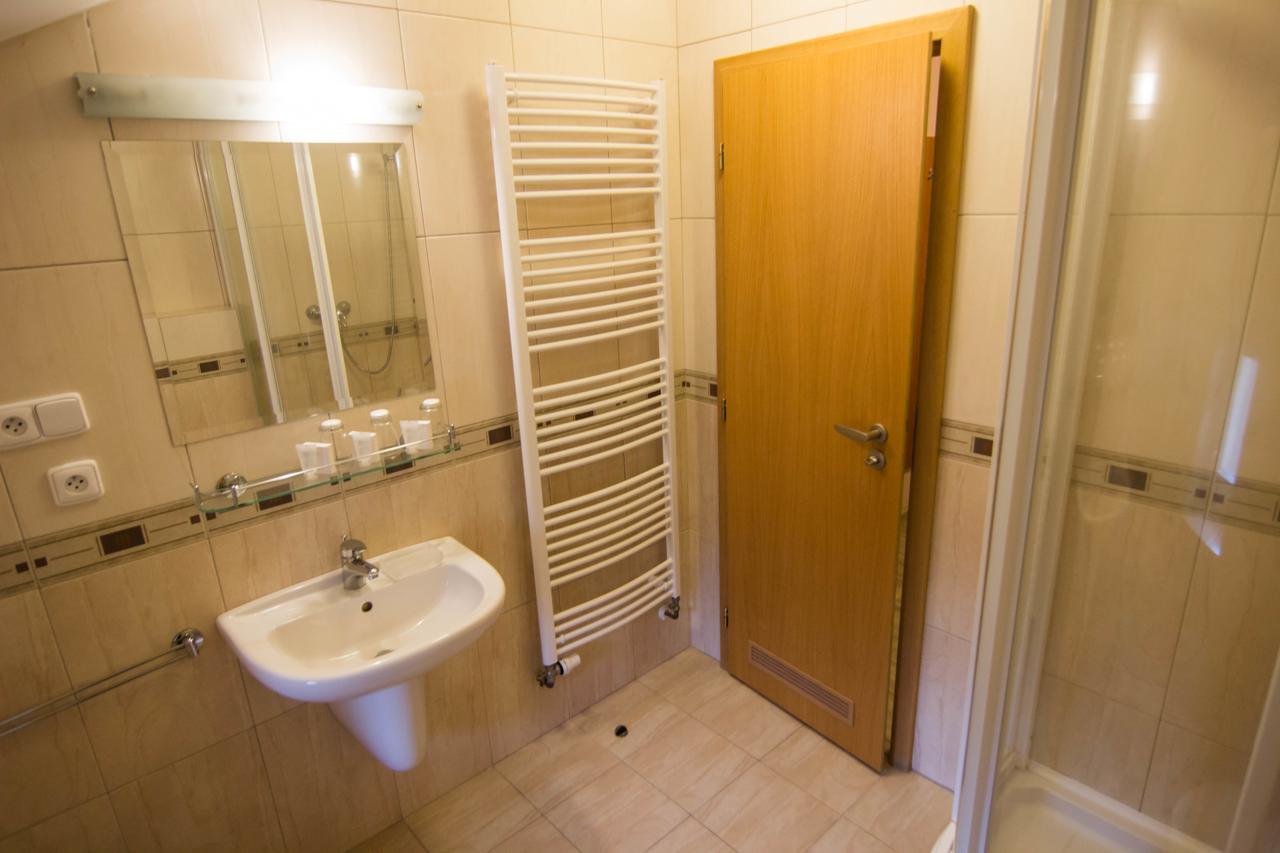 Hotel Hron Наход Экстерьер фото